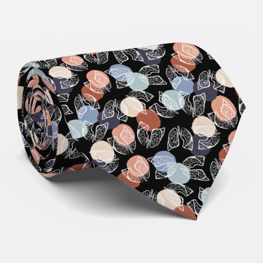 longen op zwart stropdas (Opgerold)