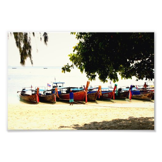 Longtail Boats op Hong Island, Thailand Print Foto Afdruk (Voorkant)