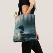 Loon Zwemmen op Lake Art Tote Bag (Dichtbij)
