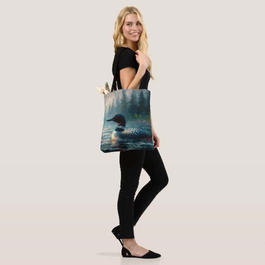 Loon Zwemmen op Lake Art Tote Bag (Op model)