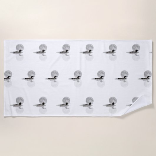 Loon zwemt in het maanlicht strandhanddoek strandlaken (Voorkant)