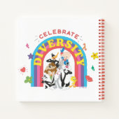 LOONEY TUNES™ - gevierde diversiteit: regenboog Notitieboek (Achterkant)