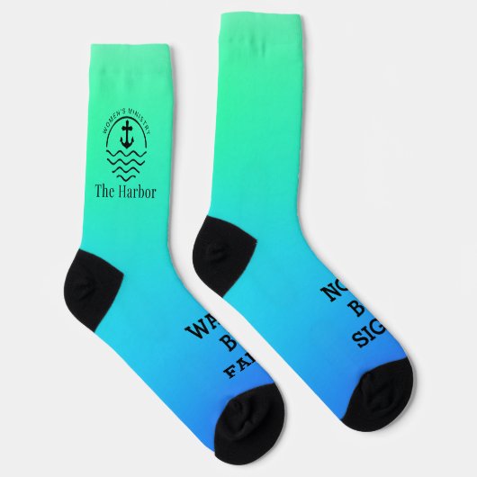 Loop door Faith Sokken (Rechts)