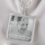 Loopgeheugen Modern Elegant Heart Photo Memorial Zilver Vergulden Ketting<br><div class="desc">Dit eenvoudige en moderne ontwerp bestaat uit serif en cursieve typografie en voegt een douanefoto toe.</div>