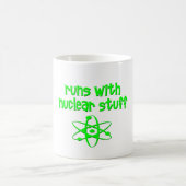 Loopt met nucleair materiaal koffiemok (Center)