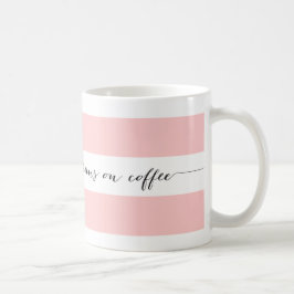 Loopt op mok met koffiegestreept, roze