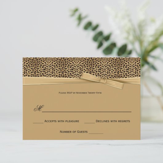 Lopard Print Gold Ribbon RSVP Uitnodiging (Staand voorkant)