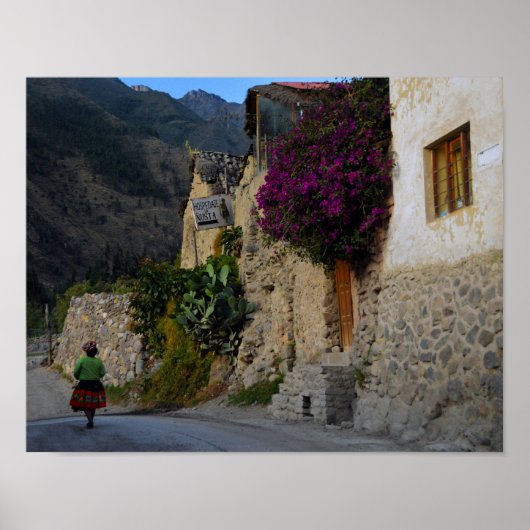 Lopen in Ollantaytambo, Peru Poster (Voorkant)