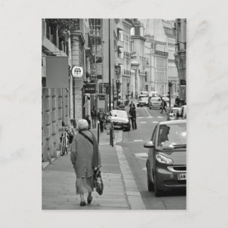 Lopen in Parijs Briefkaart