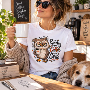 Lopend op Koffie en Wrok Fun Uil Tri-Blend Shirt