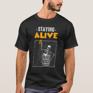 Lopend zeewier Drink bier voor halloween T-shirt