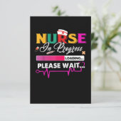 Lopende verpleegkundige Funny Nursing School, binn RSVP Kaartje (Staand voorkant)