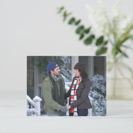 Lorelai & Luke Holding Hands in de sneeuw Briefkaart (Staand voorkant)