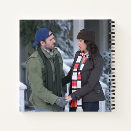 Lorelai & Luke Holding Hands in de sneeuw Notitieboek (Achterkant)