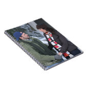 Lorelai & Luke Holding Hands in de sneeuw Notitieboek (Rechterzijde)