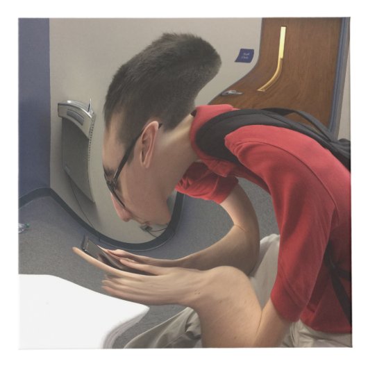 Lorne Kubus (Rechts)