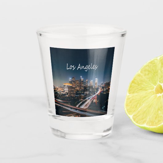 Los Angeles California City Skyline 's nachts Shot Glas (Voorkant)