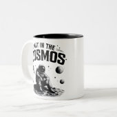 Lost in the Cosmos Astronaut Wit & Zwarte Mok (Voorkant links)