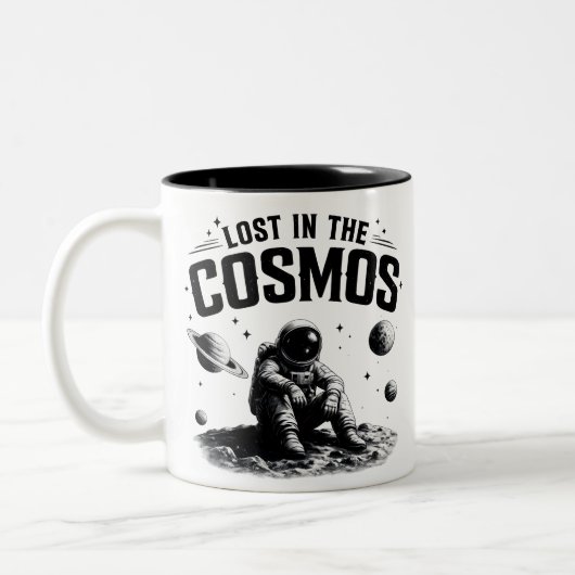 Lost in the Cosmos Astronaut Wit & Zwarte Mok (Links)