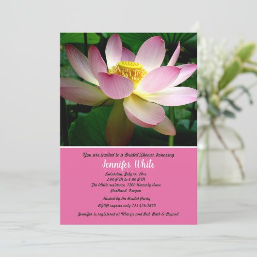 Lotus Bloem Bruids Douche Uitnodiging (Staand voorkant)