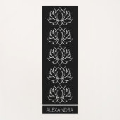 Lotus Bloem Symbool Zwart Wit Naam Gepersonaliseer Yogamat (Voorkant)