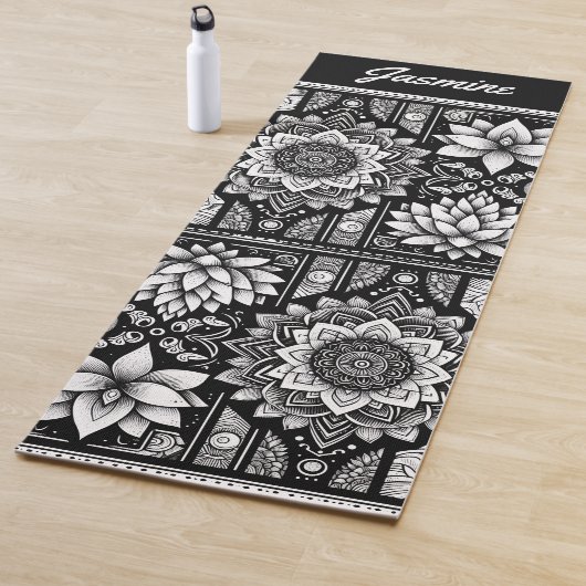 Lotus Bloemen en Mandala's in zwart en wit Yogamat (In situ)