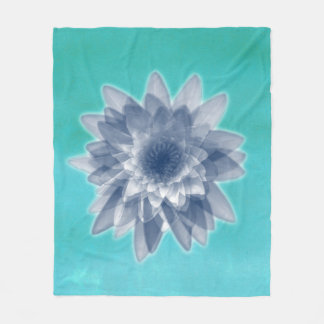 Lotus bloemen in blauw fleece deken