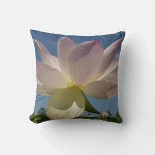 Lotus Flower and Blue Sky II Kussen