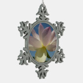 Lotus Flower and Blue Sky II Tin Sneeuwvlok Ornament (Links)