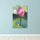 Lotus flower bud, Hangzhou, provincie Zhejiang, Canvas Afdruk (Insitu (Houten vloer))