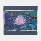 Lotus in Donker Water Fleece Deken (Voorkant (Horizontaal))