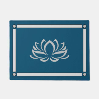 Lotus op donkerblauw deurmat