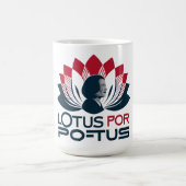 Lotus voor POTUS Kamala Harris 2024 Koffiemok (Center)