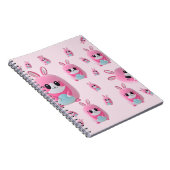 "Lou Lou". Een knuffelig, roze wezen Notitieboek (Rechterzijde)