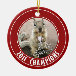Louis Rally Squirrel 2011 Winners Keramisch Ornament