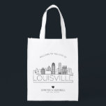 Louisville, Kentucky Wedding | Stijlvolle Skyline Boodschappentas<br><div class="desc">Een unieke trouwtas voor een bruiloft in de prachtige stad Louisville,  Kentucky.  Deze tas bevat een gestileerde illustratie van de unieke skyline van de stad met de naam eronder.  Dit wordt gevolgd door je trouwdaggegevens in een overeenkomende open stijl.</div>