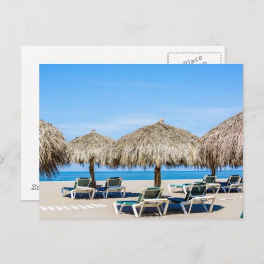 Lounge-carrossen en dergelijke paraplu's op strand briefkaart (Voorkant / Achterkant)