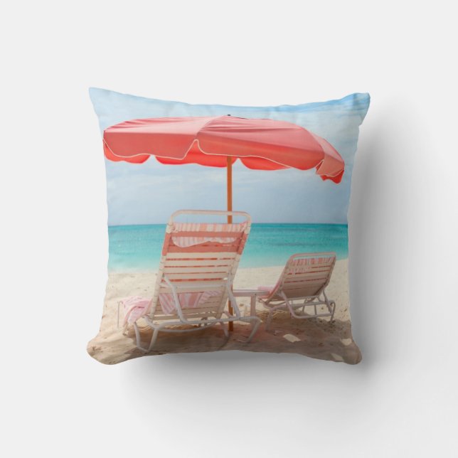 Lounge-stoelen op het strand van de oceaan kussen (Voorkant)