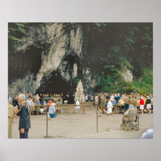  Lourdes, de Grotto Poster (Voorkant)