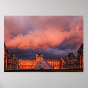 Louvre in zonsondergang poster