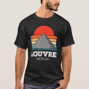 Louvre Museum Zonsopgang uit Parijs Liefde in Fran T-shirt