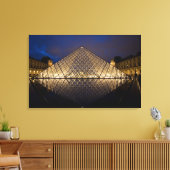Louvre Pyramid van architect I.M. Pei bij Canvas Afdruk (Insitu (Woonkamer))