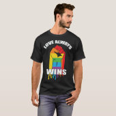 Love Always wint Gay LGBT T-shirt (Voorkant volledig)