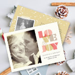 Love and Joy Clear Geo Typography Photo Wedding Feestdagenkaart<br><div class="desc">De achterkant is voorzien van een volledig snowdots patroon, een snapshot foto en een personaliseerbare vakantieboodschap. De basisachtergrond kan worden gewijzigd in elke gewenste kleur. Alle/meeste tekst kan worden bewerkt. Ontworpen/origineel kunstwerk door fat*fa*tin. Eenvoudig te personaliseren met uw eigen tekstbericht, naam, foto of afbeelding. Meer lettertypestijlen, fotofilters en bewerkingsfuncties zijn...</div>