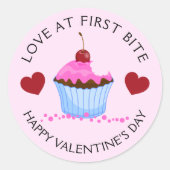 Love at First Bite Happy Valentine's Day Cupcake Ronde Sticker (Voorkant)