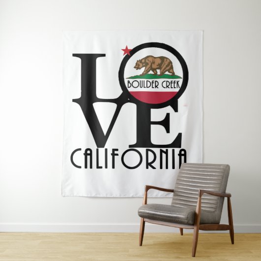 LOVE Boulder Creek California Wandkleed (In situ)