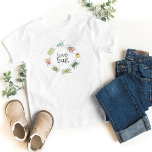 Love Bug Beetles Girls Kinder Shirts<br><div class="desc">Liefde Bugs! Oorspronkelijke waterverven van verschillende soorten kevers met levendige kleuren en harten! Perfect Valentijnsdag shirt,  vooral voor kleine meisjes die van insecten houden!</div>