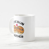Love Bun Weer een grappigheidspun Koffiemok (Voorkant links)