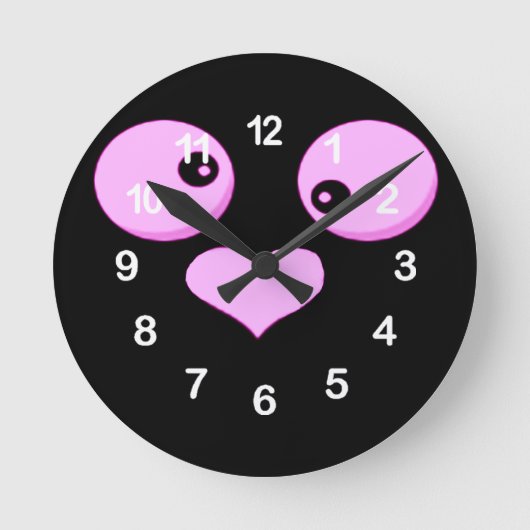Love Cares_Wall Clock Ronde Klok (Voorkant)