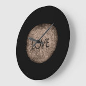 "Love" Carved Stone in Sepia Grote Klok (Hoek)